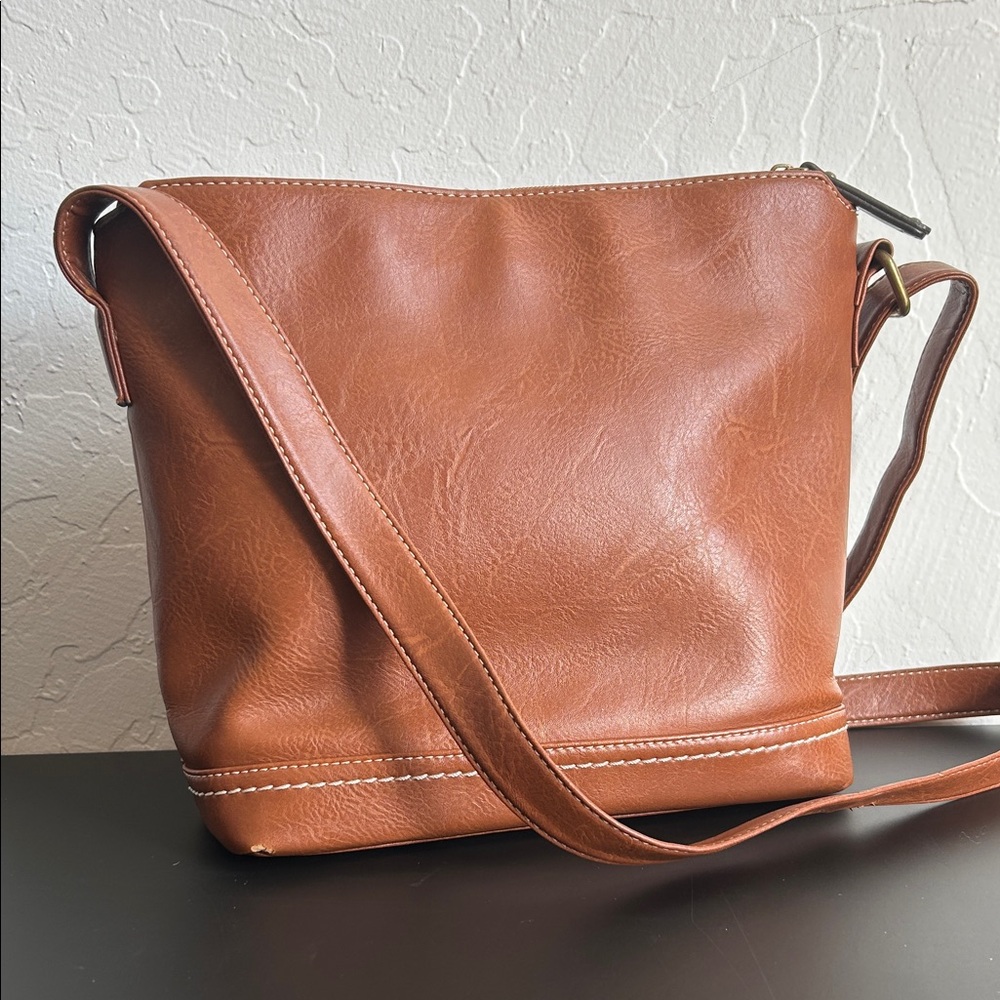 Børn Brown Adjustable Crossbody Bag with Front Pocket - Picture 3 of 16
